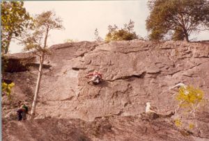 A-väggen 1983. T.v. ett replag på NSU, t.h. Per Calleberg och Torleif Malm på Hökfallet.